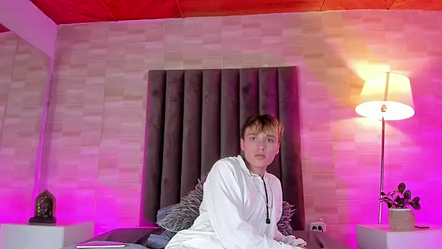 Isaac_Grey Live XXX Chat