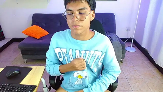 Maecum18's Live XXX Chat