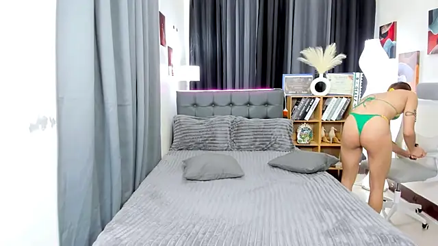 hotjessieempress' Webcam Show