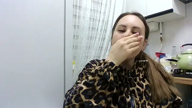 แชท XXX สดของ MeadowEyes