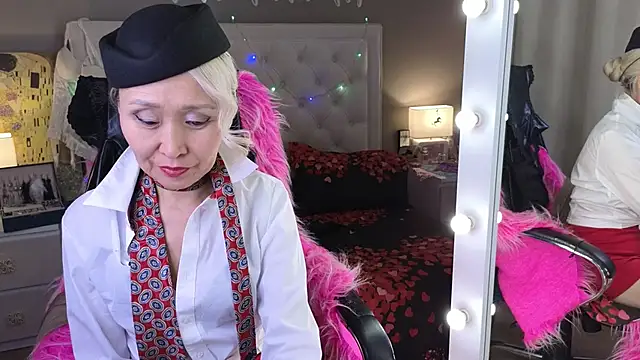 แชท XXX สดของ RoxalanaStar