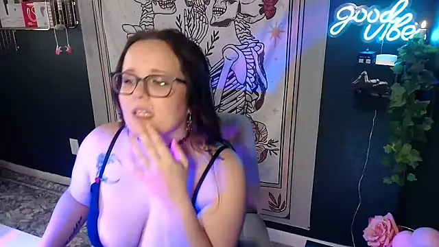 Czat XXX na żywo – HazeyViolet333