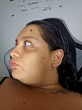 big_pusyy's Webcam Show