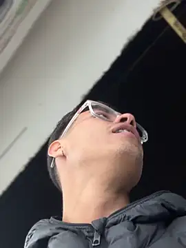 Pokazy przed kamerką – TavoHot_