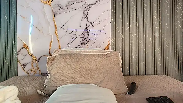 Show modela big_tits_in_your_face na web-kameri