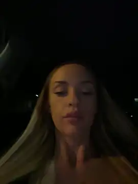 KatieCutieXooo Webcamshow