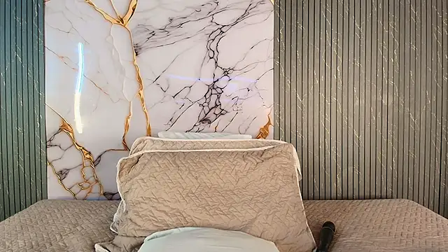 big_tits_in_your_face Webcam show