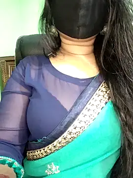 Živý XXX chat Idhika-Paul