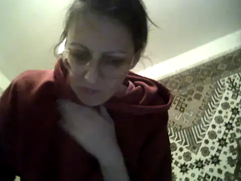 FayInessaKiss Adlı Modelin Canlı XXX Sohbeti