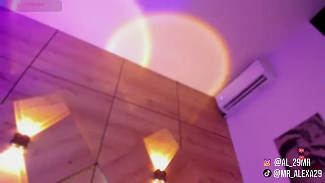 sussan_fox_ Adlı Modelin Canlı XXX Sohbeti