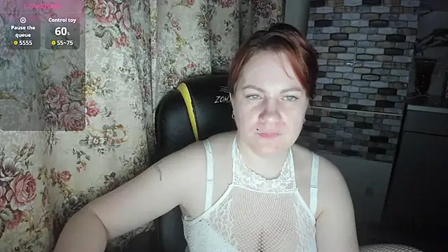 EvilRedd Adlı Modelin Canlı XXX Sohbeti