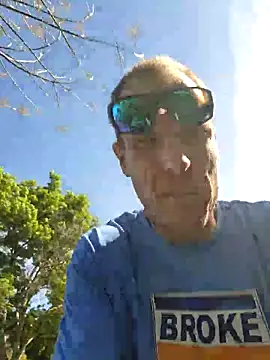 415cali925 Show in webcam