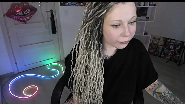 HoneySallyMoore Adlı Modelin Canlı XXX Sohbeti