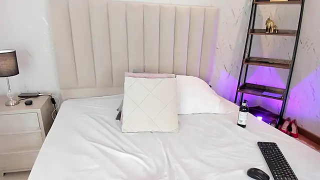 ViolettaRousee_'s Live XXX Chat