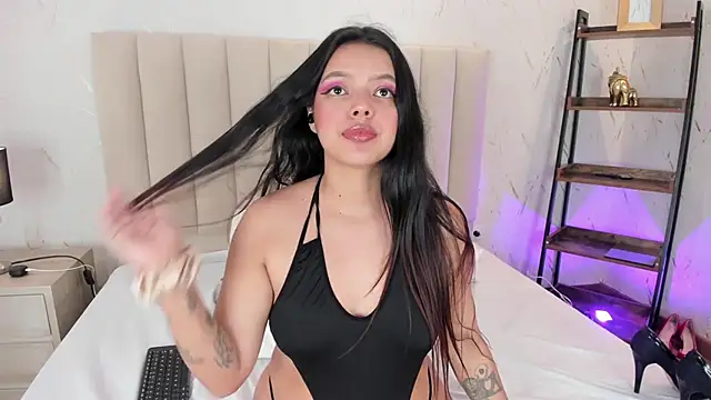 Chatroom XXX en direct de ViolettaRousee_