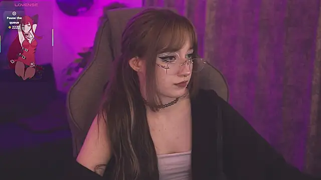 Chat +18 de LiliLuna ao vivo