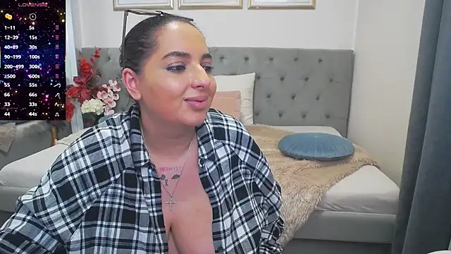 BustyAllyy: онлайн-секс-чат