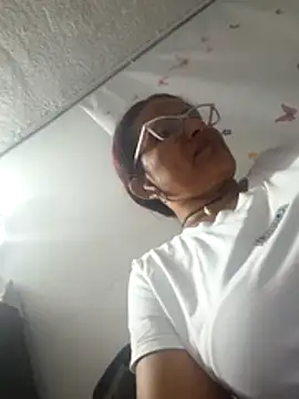 Lorenaluna Chat XXX live