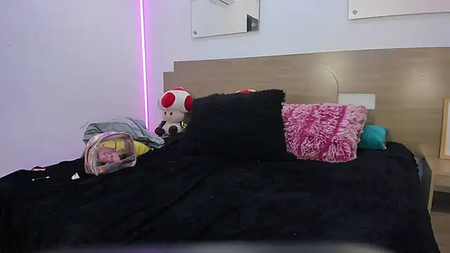 Chat XXX en directo de Ebony_N_Blonde