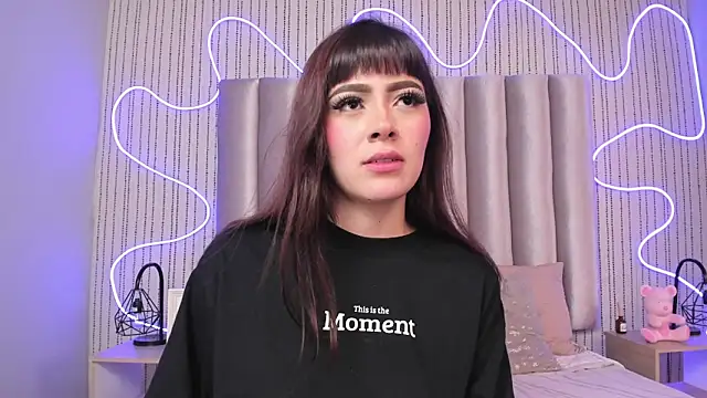 Chat XXX en directo de EMMACOOLEE