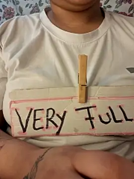 SLUT_DIRTY1 élő XXX-chatje