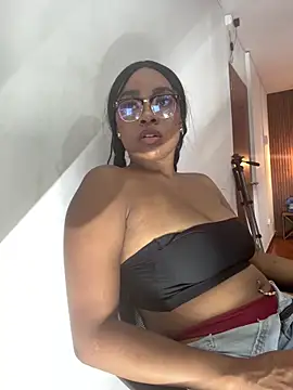 Chat XXX en directo de Kloe_rousse01