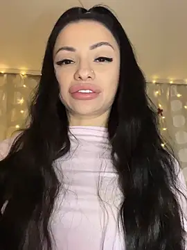 Layana_Ro Chat XXX in diretta