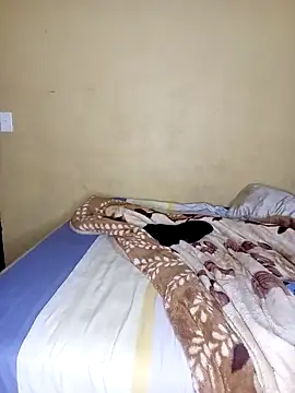 Breezyvikky: онлайн-секс-чат