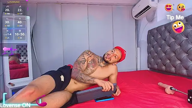 Valentiinoss: вебкам-шоу