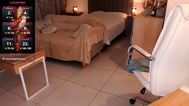 Tilly_Eliot Chat XXX live