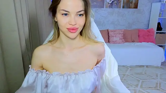 EmmyMills: онлайн-секс-чат