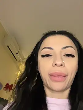 Layana_Ro: онлайн-секс-чат