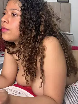 Lilybrunette_ 即時 XXX 聊天