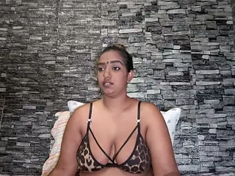 Indiasfantasy_'s Live XXX Chat