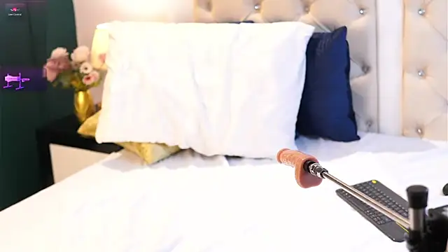 XXX chat uživo modela caroline_adams_