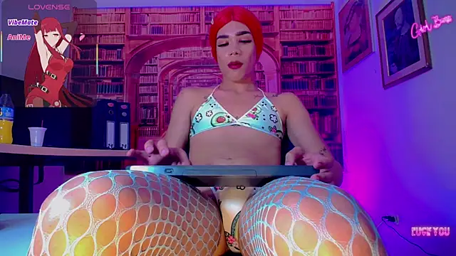 Mia_Colucci- Show in webcam