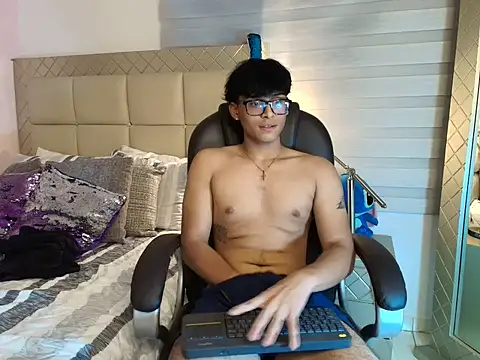 mathias_oberlin's Live XXX Chat