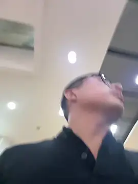 andrewmhilton_'s Live XXX Chat