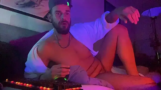 Guyst049's Live XXX Chat