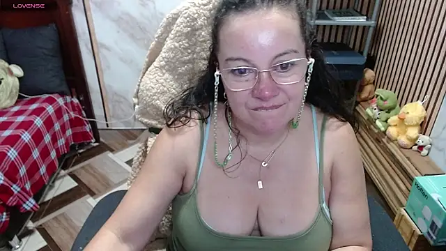 แชท XXX สดของ Sonialorens_