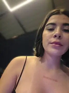 Chat +18 de Sweetnahoxxx ao vivo