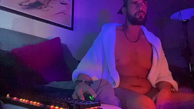 Guyst049 live XXX chat