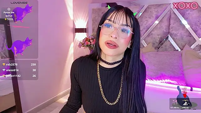 Chatroom XXX en direct de JaneeDaviss