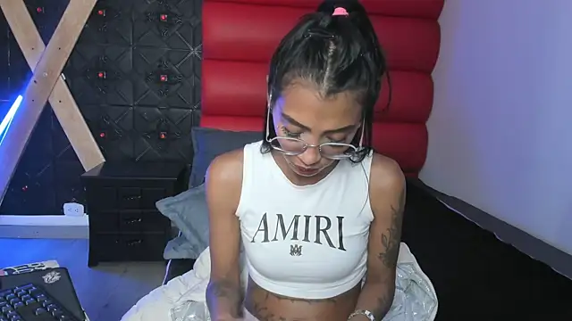 KarlaSlutSkinny__ Live XXX-chat