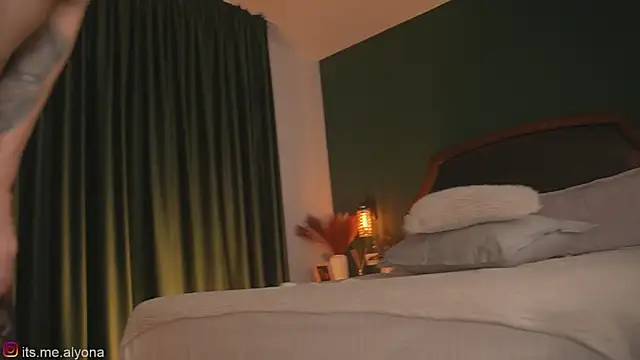 Chat XXX en directo de Alyonaqueen_