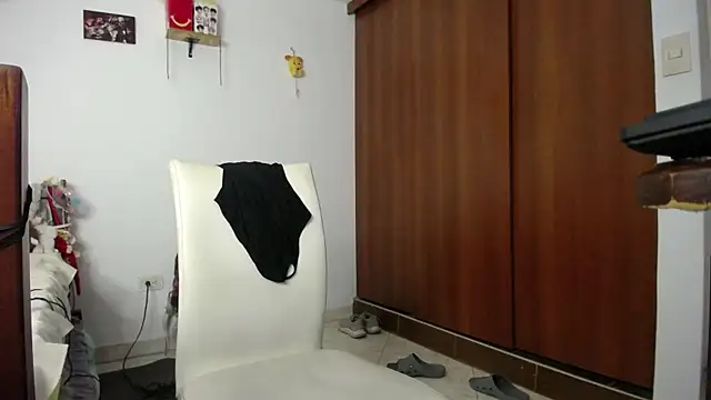 Chatroom XXX en direct de Moon_lunita