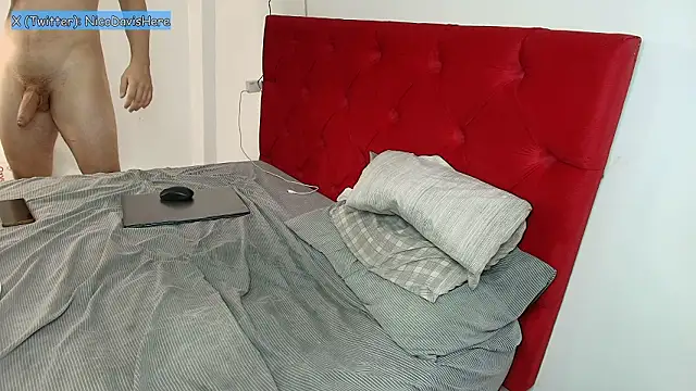 NicoDavisOfficial: απευθείας συνομιλία ΧΧΧ