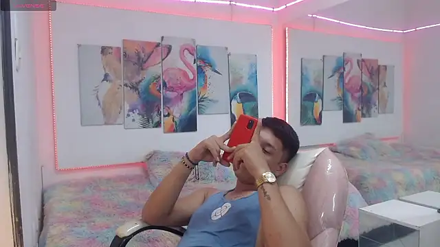 DominantBoy4 Webcam Show