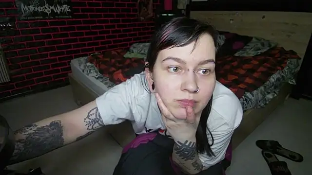 MoorderxDoll: вебкам-шоу