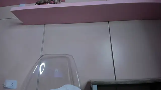 XXX chat uživo modela TaniaBellini